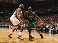 FB体育-当传奇教科书遇上绿军爆冷，詹姆斯诠释何谓虽败犹荣