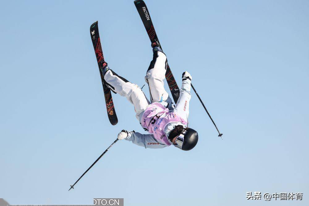 瑞士队在滑雪比赛中取得胜利 瑞士队在滑雪比赛中取得胜利