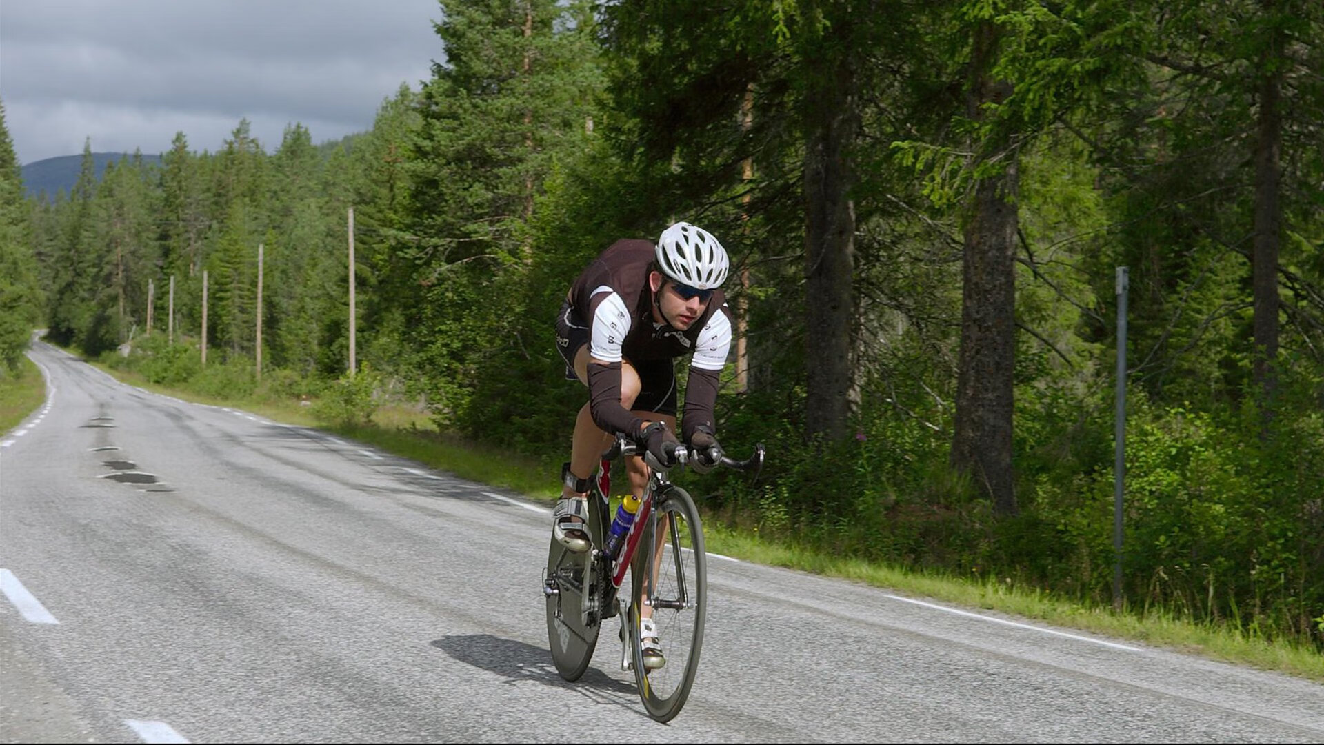 双星闪耀，罗德里戈意甲封神夜，加纳强势晋级背后的足球哲学