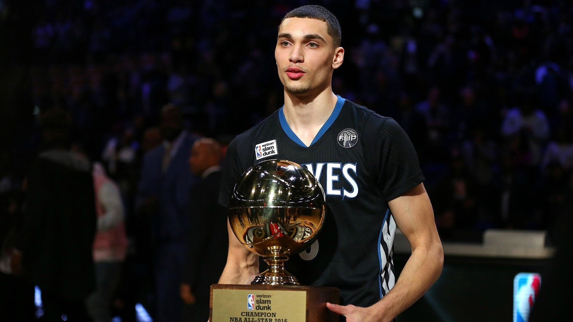 孤星闪耀洛城夜,保罗率北京队关键战力克快船